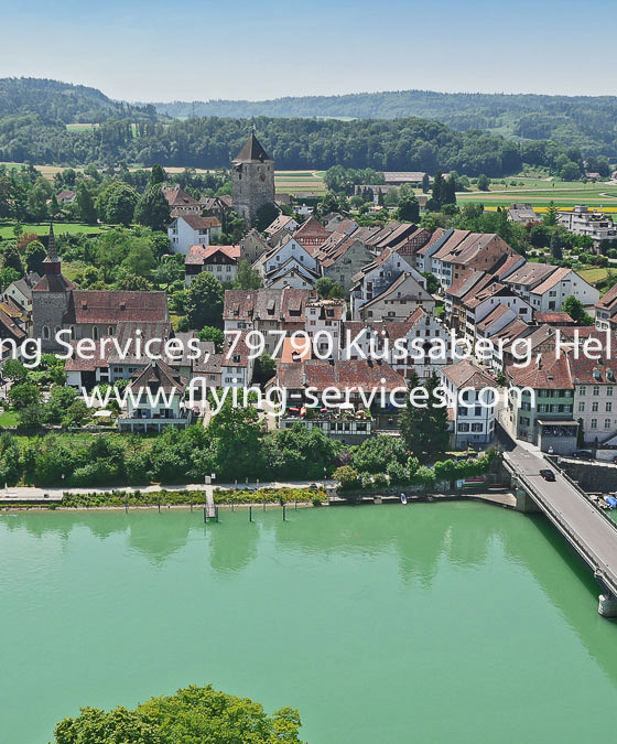 Luftbild Stadt CH-Kaiserstuhl FS P1040849